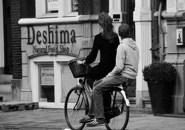 Paseando en bicicleta por Amsterdam