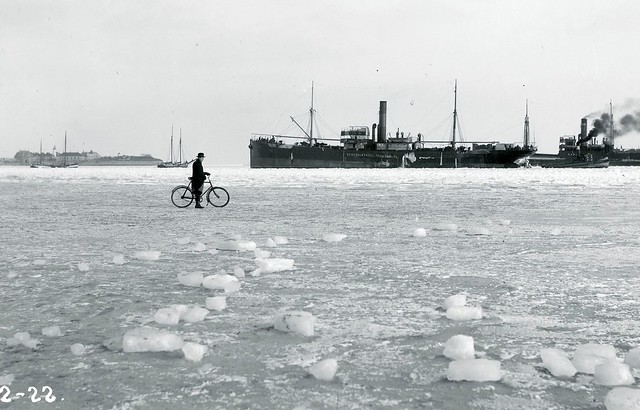 Bicycle on Winter Ice in 1922 - Cycling in Winter in Copenhagen