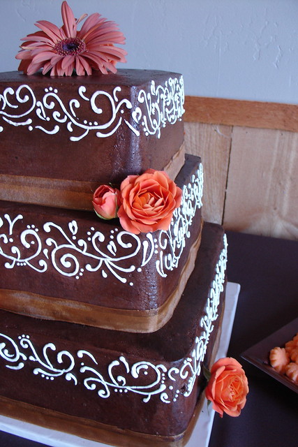 How to make a chocolate and orange wedding cake in the autumn and have it 