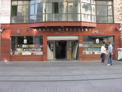 Nice bookshops in Istanbul - İstanbul kitapçısı
