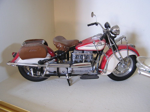 Indian 441 Red/White