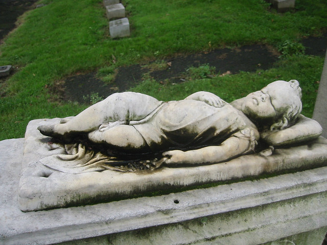 Baby Sleeping Grave 115-1594