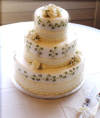 Irish Shamrock Theme Wedding Cake