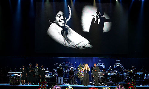 Mariah Carey on stage performing at the Michael Jackson Memorial at the Staples Center in Los Angeles, California on July 7, 2009. by Pan-African News Wire File Photos