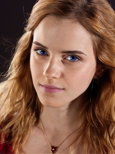 Emma Watson with blue eyes Photoshop edit