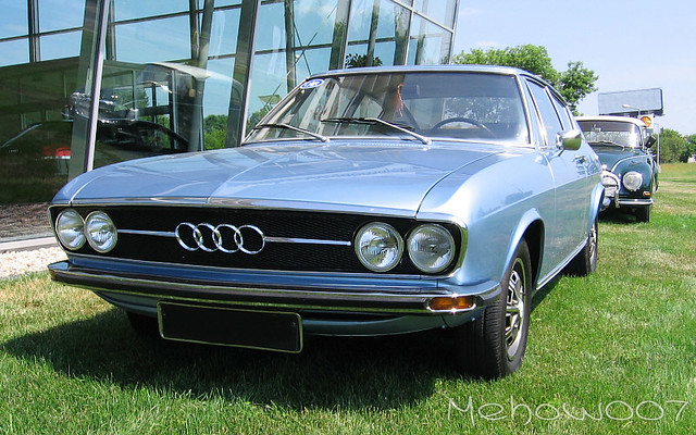 Audi 100 Coupe S 1969 Engine 4 cylinders in line 1871 cc 