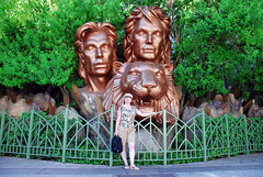 Siegfried & Roy Statue. Las Vegas Boulevard. NV.