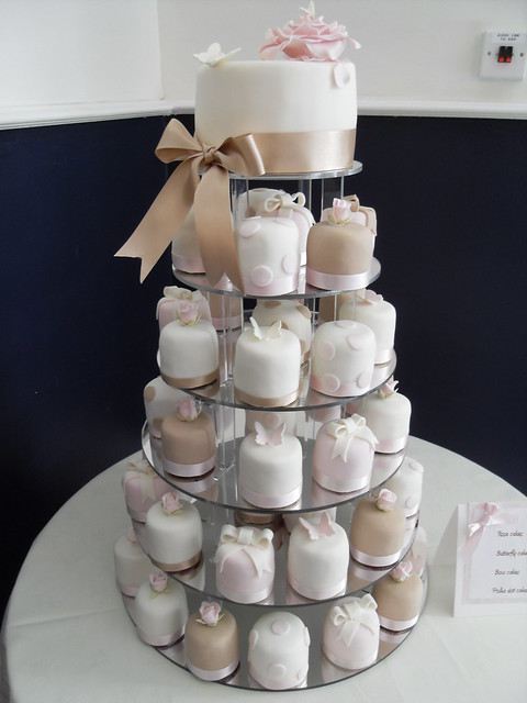 Miniature wedding cakes Miniatures designed in 4 different designs and 