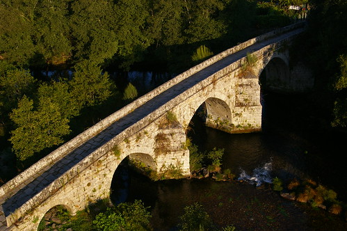 Puente Cernadela sobre el río Tea en Mondariz