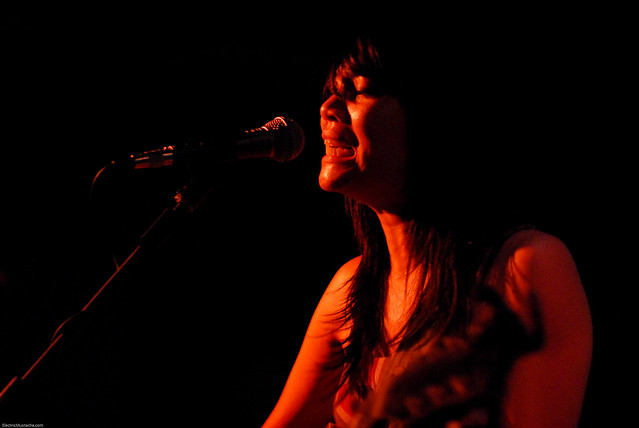 Thao & The Get Down Stay Down @ The Rhythm Room 11-17-09 (36 of 67)