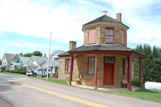 Download this Addison Toll House picture
