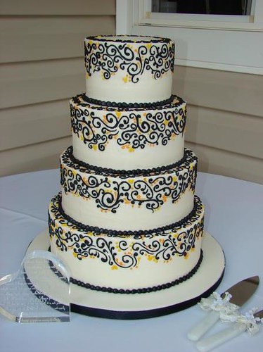 black scroll wedding cake