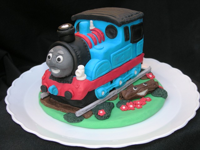 thomas train cake