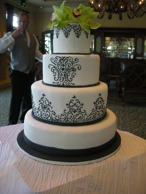 Spanish style wedding cake 11