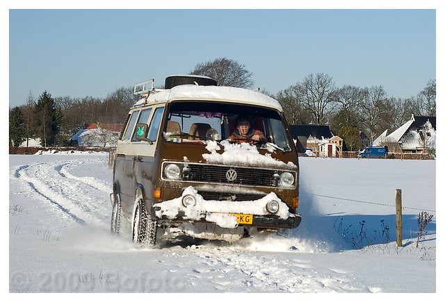 VW Volkswagen T3 Syncro not bothered by snow This T3 Transporter used to be