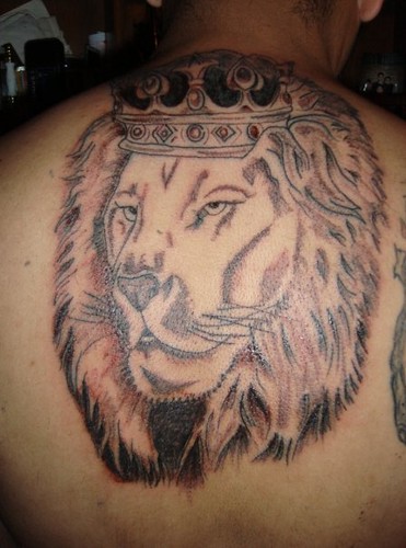 lion of judah primer tattoo en grises de esa dimencion