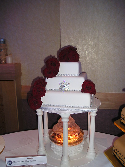 White Square Rich Red Roses Square wedding cake