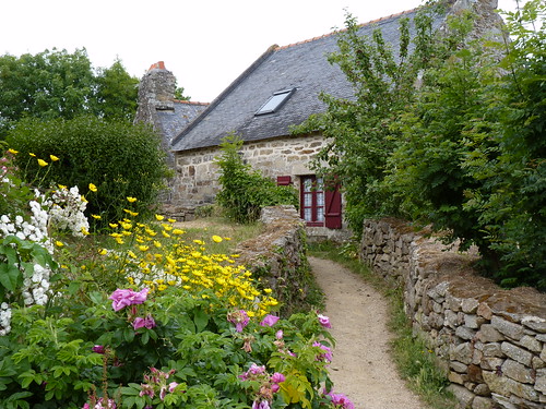 Plomarc'h à Douarnenez, Jardin traditionnel , Douarnenez, garden of a farm producing organic food, Brittany, France