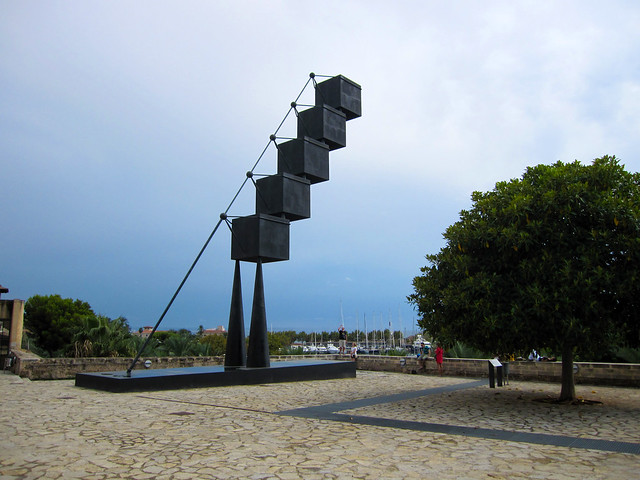 A sculpture by Santiago