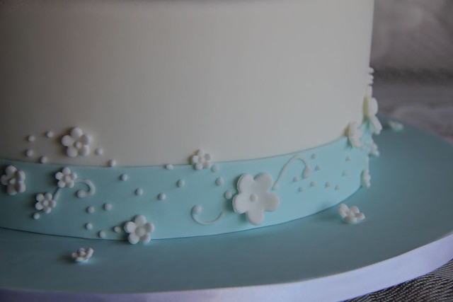 Tiffany blue wedding cake Close up of the pipingmy first attempt at