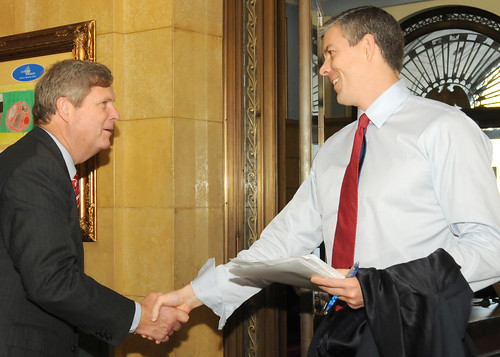 Agriculture Secretary Tom Vilsack welcomes  Secretary of Education Arne Duncan as he enters the U.S. Department of Agriculture for the Education Stakeholders Organization meeting held at the Department of Agriculture in Washington, D.C., on Friday, Nov. 6, 2009.