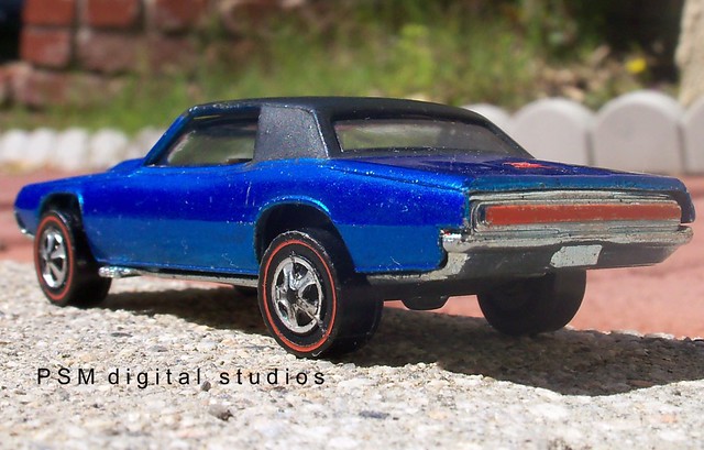 Mattel Hot Wheels 1967 Ford Thunderbird Blue