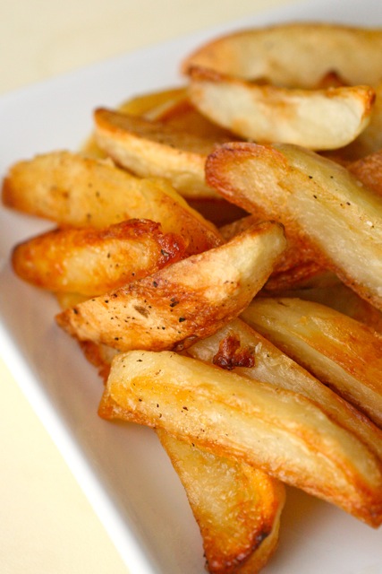Why You Shouldn't Use Red Potatoes To Make French Fries
