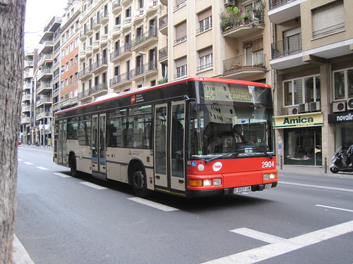 Autobus de TMB a l'avinguda Príncep d'Asturies de Barcelona