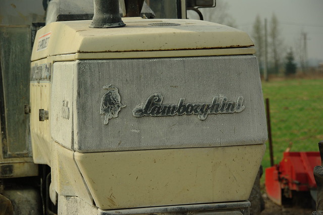 Lamborghini old tractor logo