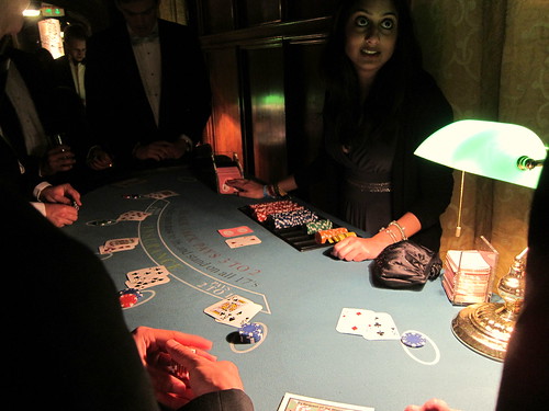 Here are eight very good reasons why playing online blackjack or other games