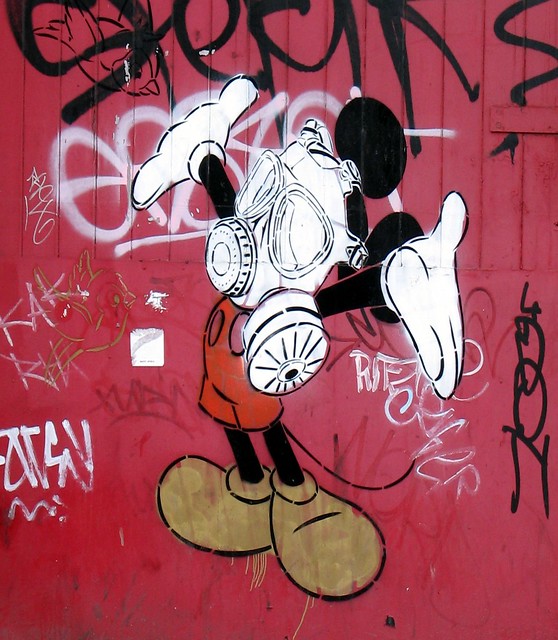 Mickey_Mouse_Graffiti_War