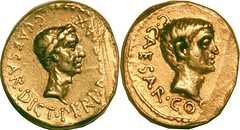 RRC 490/2 Julius Caesar Octavian Aureus