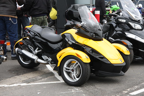 BRP Can-Am Spyder RS Roadster trike