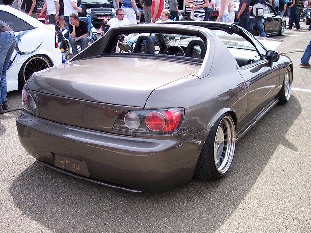 Miss Sol clean slammed del sol with S2000 taillight conversion on Schmidt 