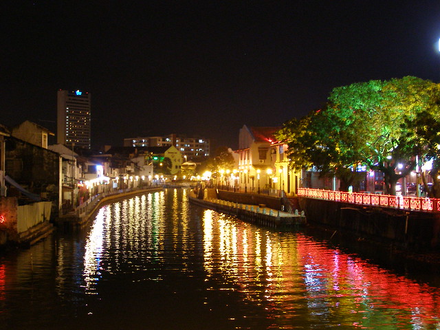马六甲河的夜景