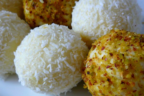 coconut and pistachio balls (raffaello)