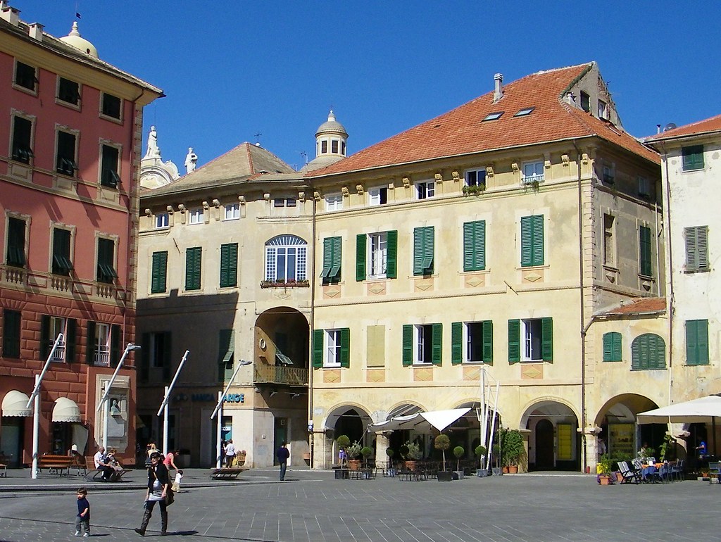 Finale Ligure (SV), Piazza Vittorio Emanuele II