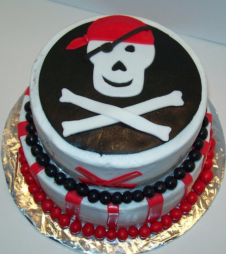 pirate cake with map on side