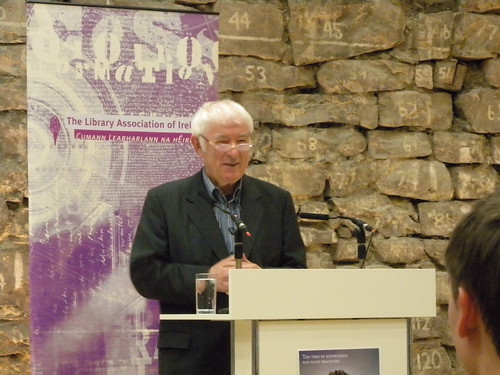 Seamus Heaney speaking at the launch of Library Ireland Week 2010