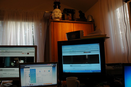 Home office computer monitors, Seattle, Washington, USA by Wonderlane