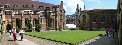 Panorama of Pembroke College's Old Court