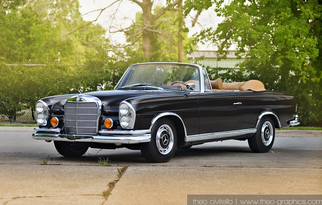1962 Mercedes 220 SE Cabriolet of the John O'Quinn Collection in Houston