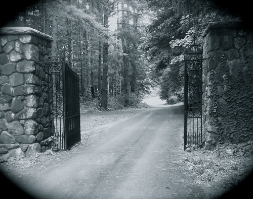 Stone and Iron Gates by randubnick