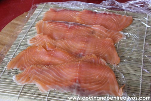 Makis de salmon ahumado y mango www.cocinandoentreolivos (7)