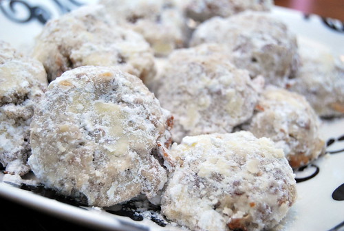 Mexican Wedding Cookies with Pecans-001