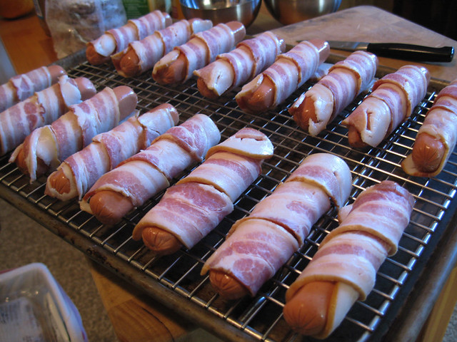bacon-wrapped-hotdog-2.jpg
