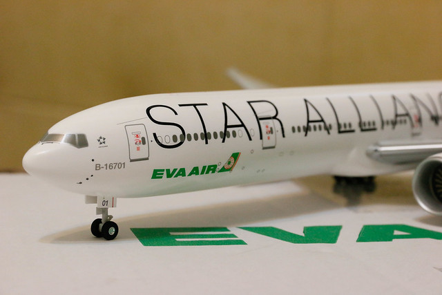 長榮 EVA Air Star Alliance Livery 777-300ER 模型開箱  星空聯盟標誌