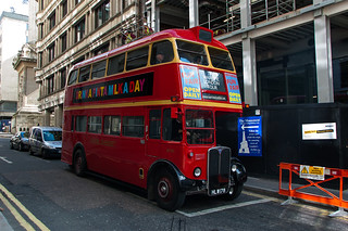 Ancien bus à impériale londonien