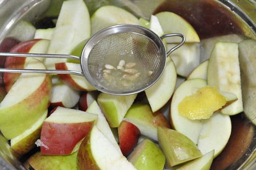 apple sauce in the slow cooker 5