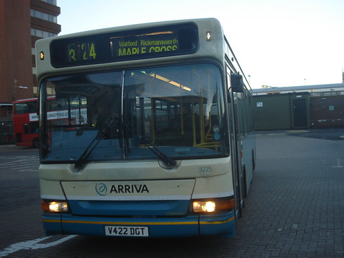 Arriva Shires 3225 on Route 324, Watford Junction